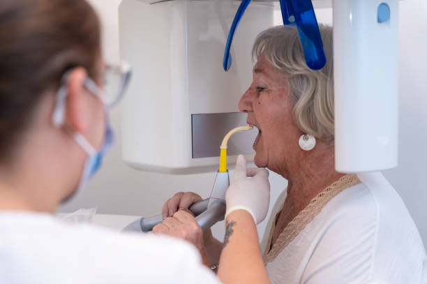 Best Emergency Tooth Extraction in Samoset, FL